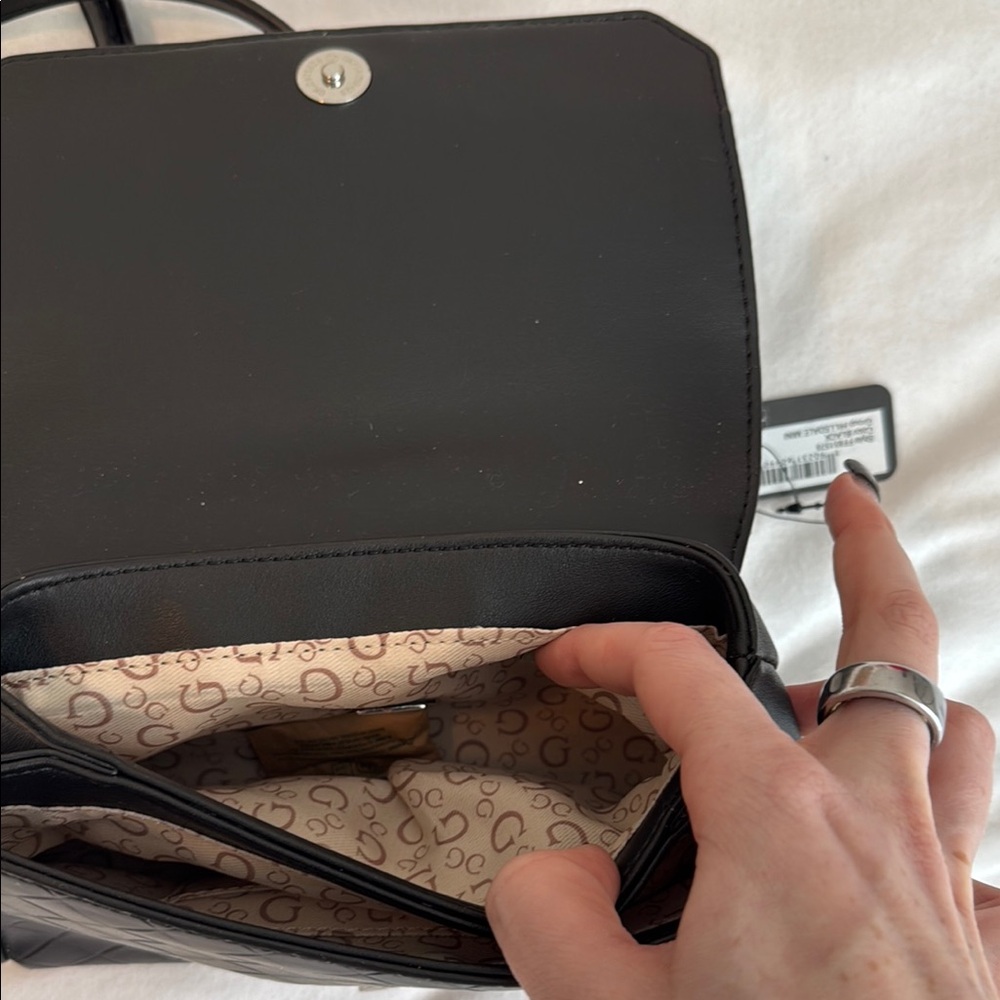 GUESS Black Woven Women's Bag NWT vegan leather - Picture 6 of 7